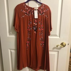 NWT Umgee Floral Embroidered Dress